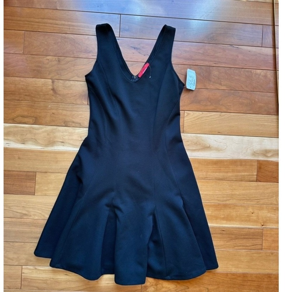 RED Saks Fifth Avenue Black Textured Knit V-Neck Fit & Flare Dress Large‎ NWT